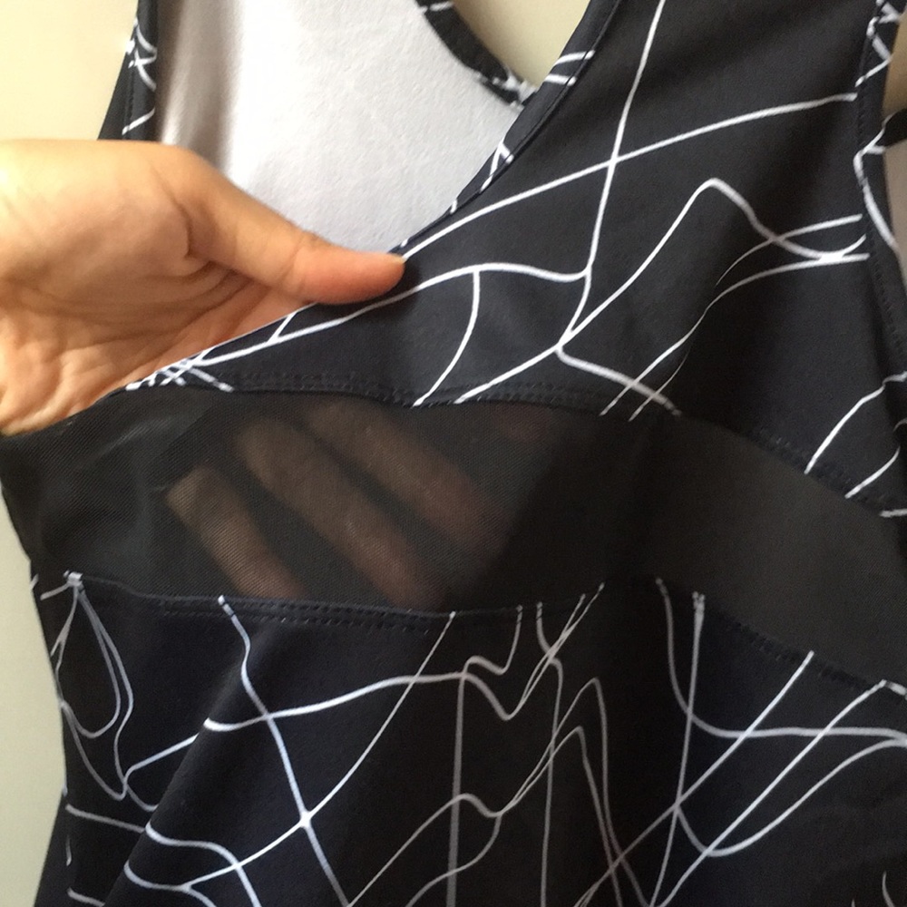 Fabletics Mary Tank - Picture 3 of 4